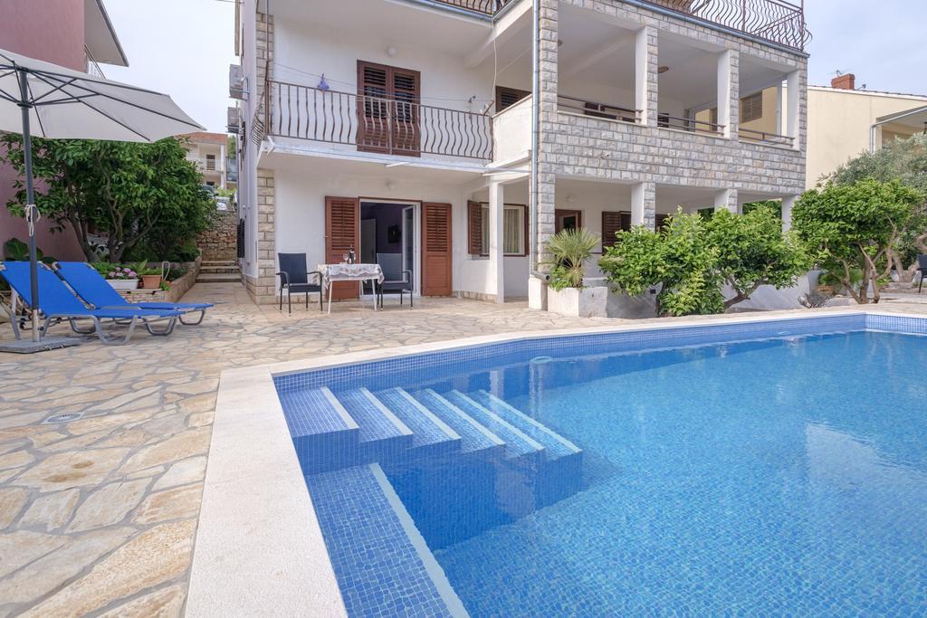 Apartments Priko Stari Grad  Ngoại thất bức ảnh