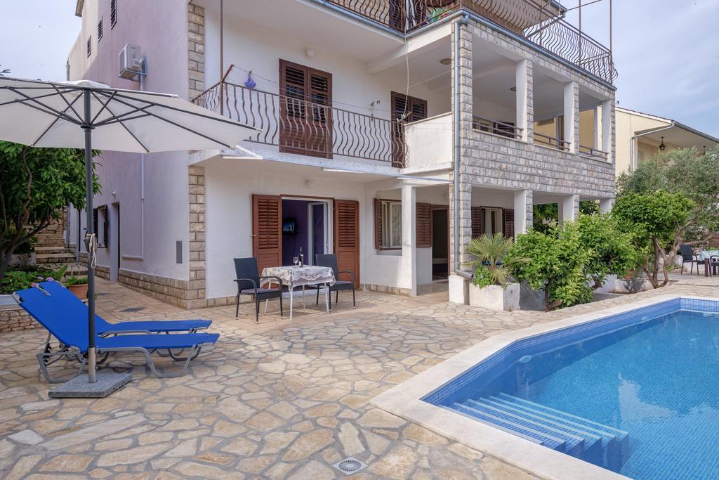 Apartments Priko Stari Grad  Phòng bức ảnh