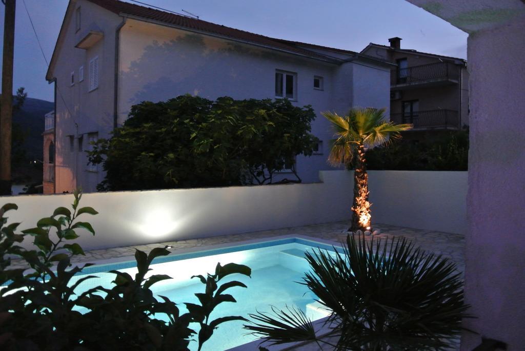 Apartments Priko Stari Grad  Phòng bức ảnh