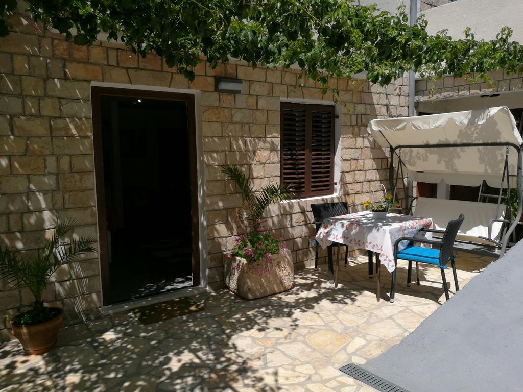 Apartments Priko Stari Grad  Ngoại thất bức ảnh